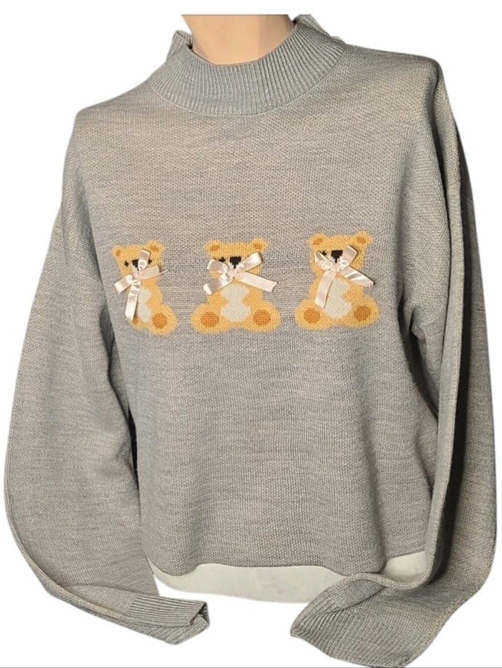 Urban Heritage Gray Sweatshirt with Bears & Bows Motif